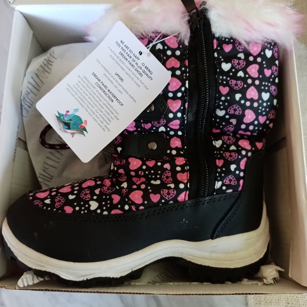 SOLD!!! Adorable New girls snow boots
